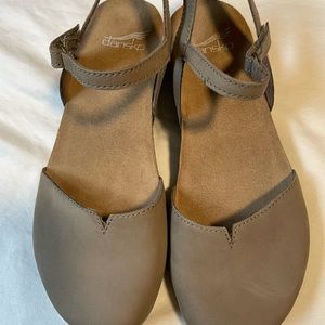 Danskos Size 38 MaryJanes